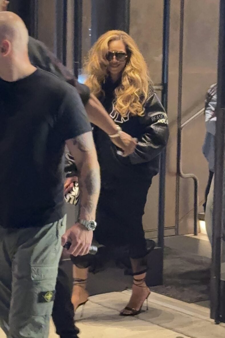 Beyonce leaves Roc Nation offices with Jay Z