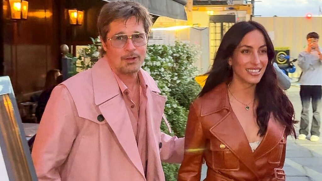 Brad Pitt Wears Pink Trench Coat for Paris Dinner With Girlfriend Ines De Ramon – Just Jared – Celebrity News and Gossip Brad Pitt Wears Pink Trench Coat for Paris Dinner With Girlfriend Ines De Ramon - Just Jared - Celebrity News and Gossip