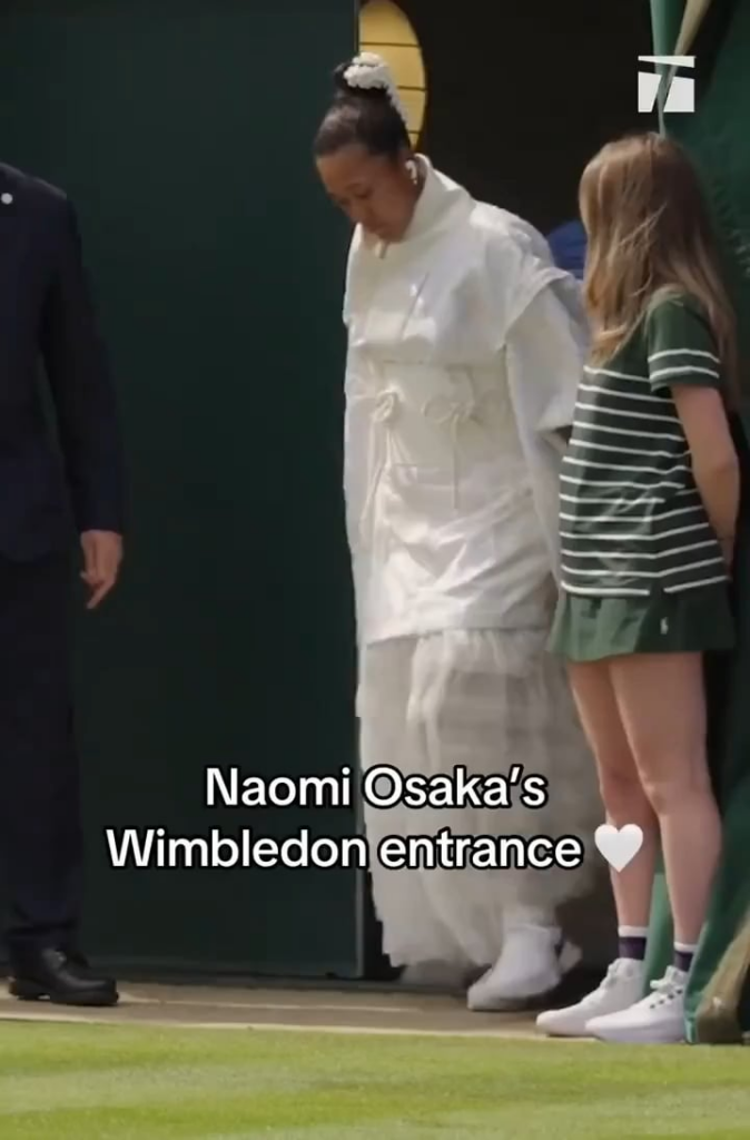 Naomi Osaka walked into Wimbledon carrying both a tennis bag and generations of Japanese cultural elegance. Absolute slay. 🤍🇯🇵