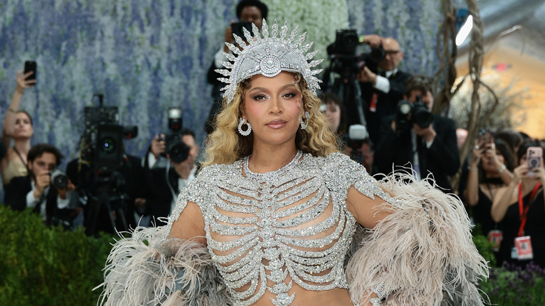 Beyonce posing