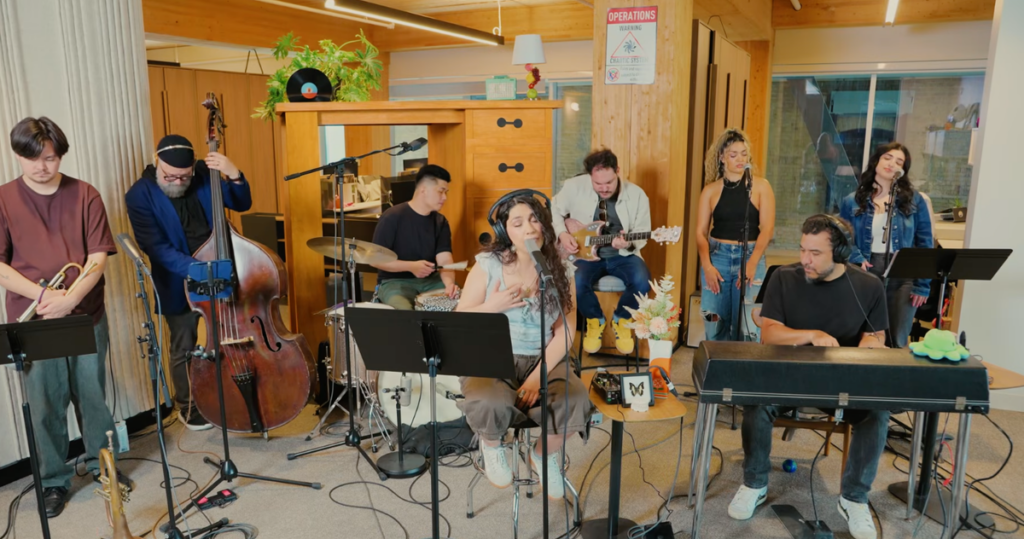 Alessia Cara Builds NPR Tiny Desk Parody ‘Giant Desk’ Alessia Cara Builds NPR Tiny Desk Parody ‘Giant Desk’