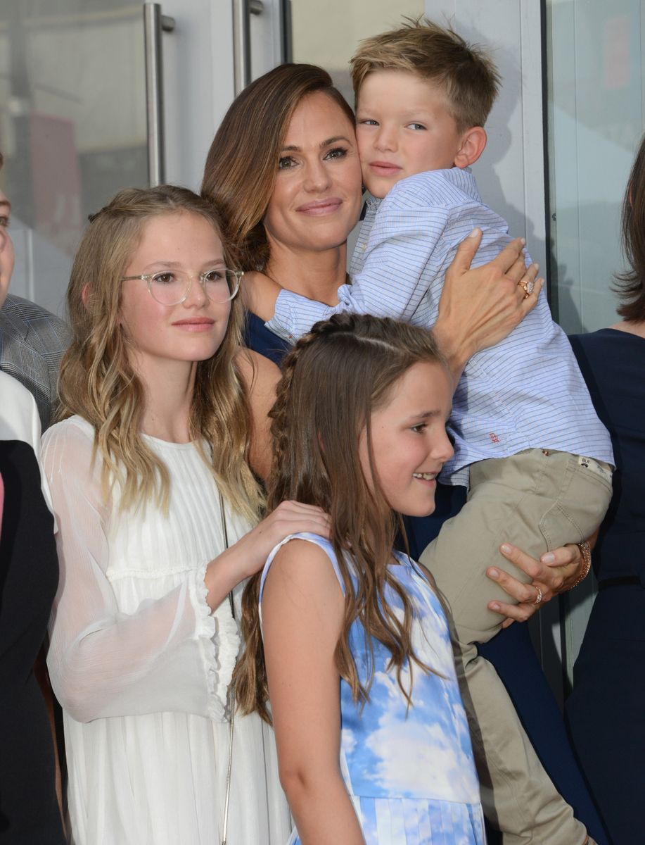 Jennifer Garner poses with children Violet Affleck, Samuel GarnerAffleck and Seraphina Rose Elizabeth Affleck on August 20, 2018.