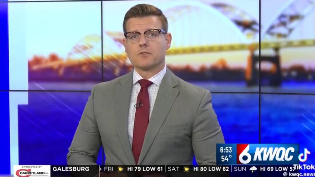Iowa Anchor Chokes Up on Air as He Quits in Protest Iowa Anchor Chokes Up on Air as He Quits in Protest
