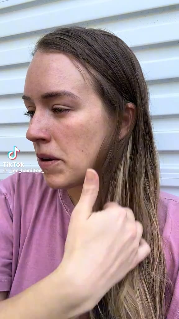 Jen Hamilton posts about her separation/divorce: “Day 1 absolutely devastated. Please don’t try to reach out to anybody on my behalf. That would make everything much worse for me. Please just let me grieve. My heart is absolutely shattered. He broke my heart but I still love him with all the pieces”