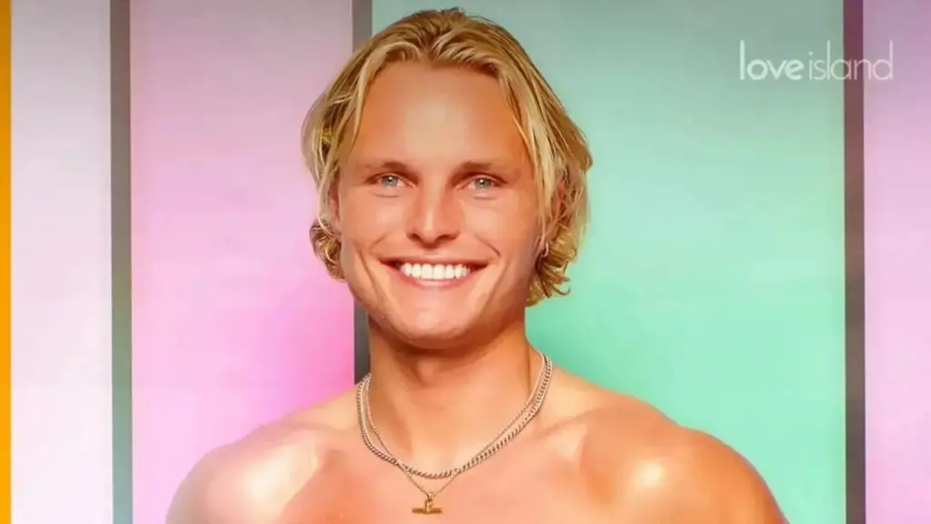 Love Island UK star George Knight quits show just days into new series Love Island UK star George Knight quits show just days into new series