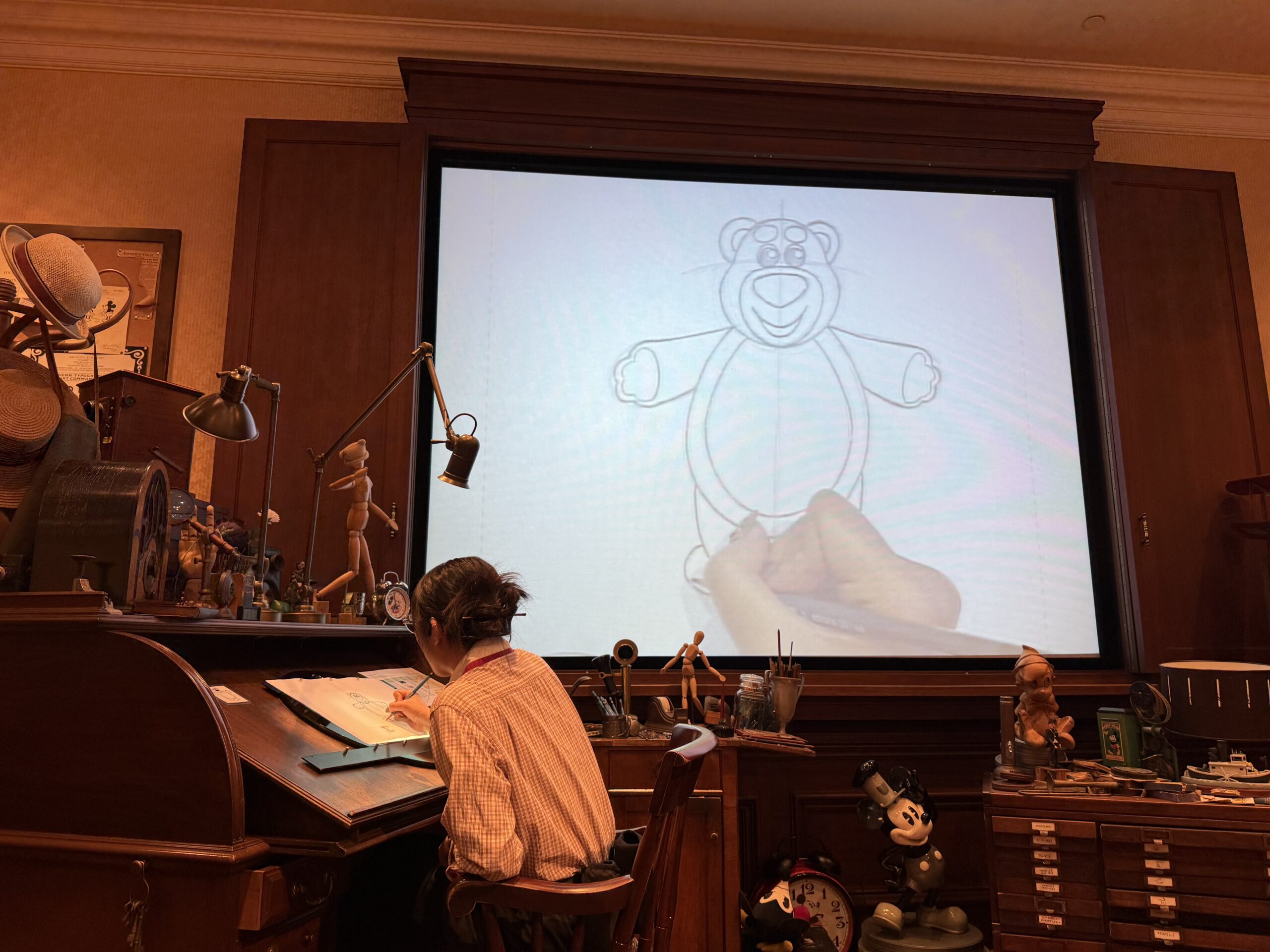 Hong Kong Disneyland has debuted a new Draw & Meet experience at their Animation Academy attraction for Pixar Summer Fest.