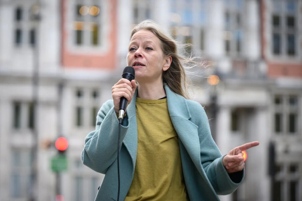 Green Party MP targets King and Royal Household for Freedom of Information transparency Apple App Store