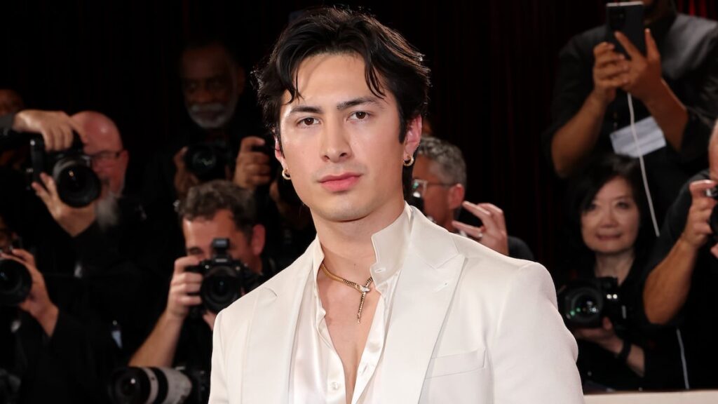 Hudson Williams Swastika Photo Resurfaces, Sources Speak Out – Just Jared – Celebrity News and Gossip Hudson Williams Swastika Photo Resurfaces, Sources Speak Out - Just Jared - Celebrity News and Gossip