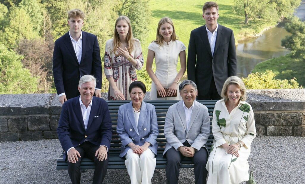 Japan’s imperial couple dine with Belgian royals at castle Japan's imperial couple dine with Belgian royals at castle