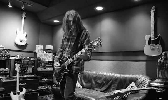 Former OZZY OSBOURNE Guitarist JOE HOLMES Releases New, Self-Titled Solo Album Featuring ROBERT TRUJILLO And MIKE BORDIN BLABBERMOUTH.NET