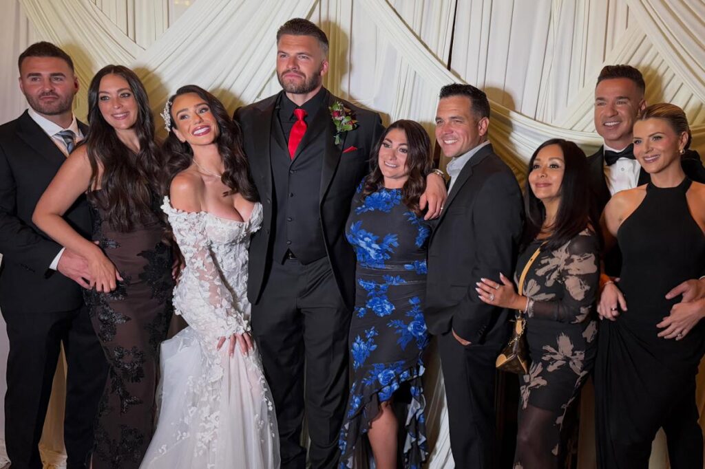 'Jersey Shore' star Jenni 'JWoww' Farley snubs co-stars from wedding: report