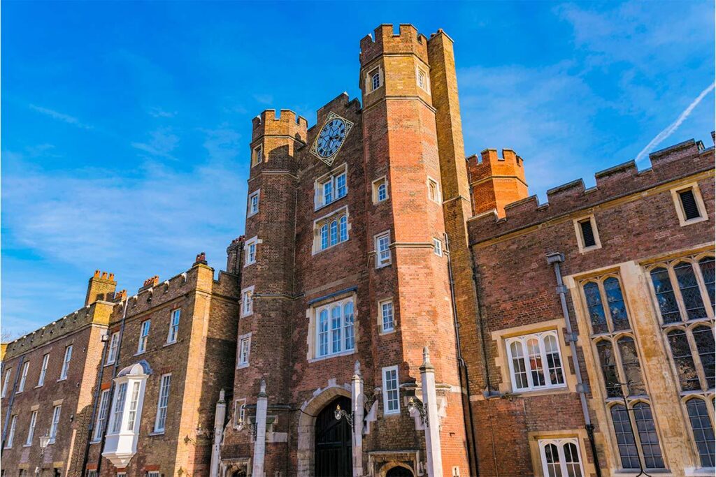 Investigation into residential property arrangements with members of the Royal Family