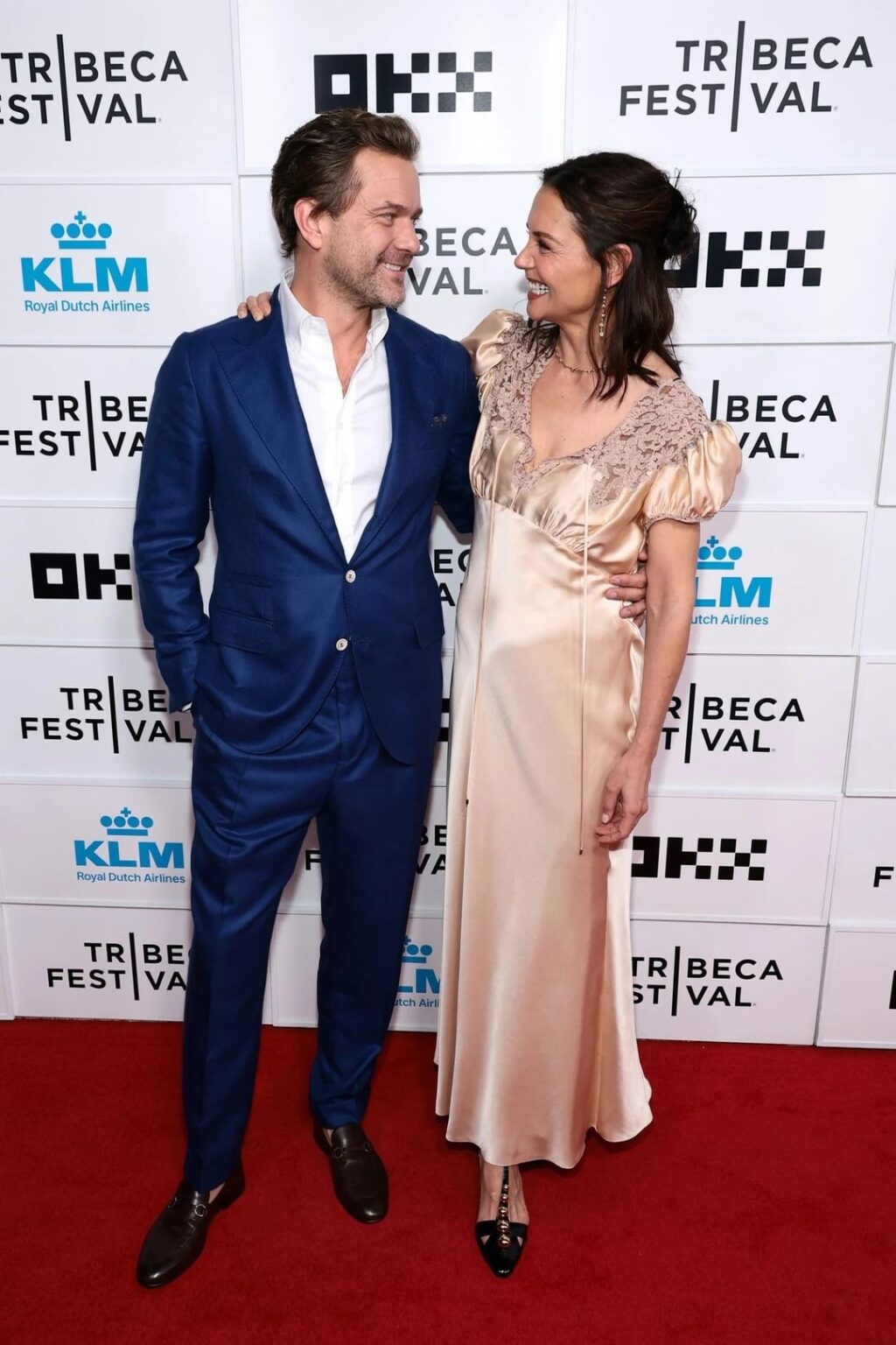 Katie Holmes & Joshua Jackson Celebrate ‘Happy Hours’ Premiere Nearly 25 Years After ‘Dawson’s Creek’