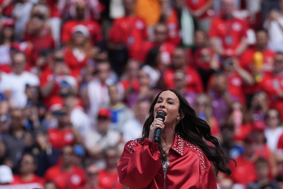 Ryan Reynolds, Mike Myers among celebrities at Canada’s World Cup opener Ryan Reynolds, Mike Myers among celebrities at Canada's World Cup opener