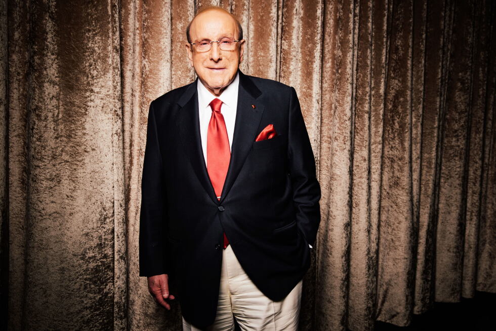 Clive Davis, legendary music industry figure, dies at 94 Clive Davis, legendary music industry figure, dies at 94
