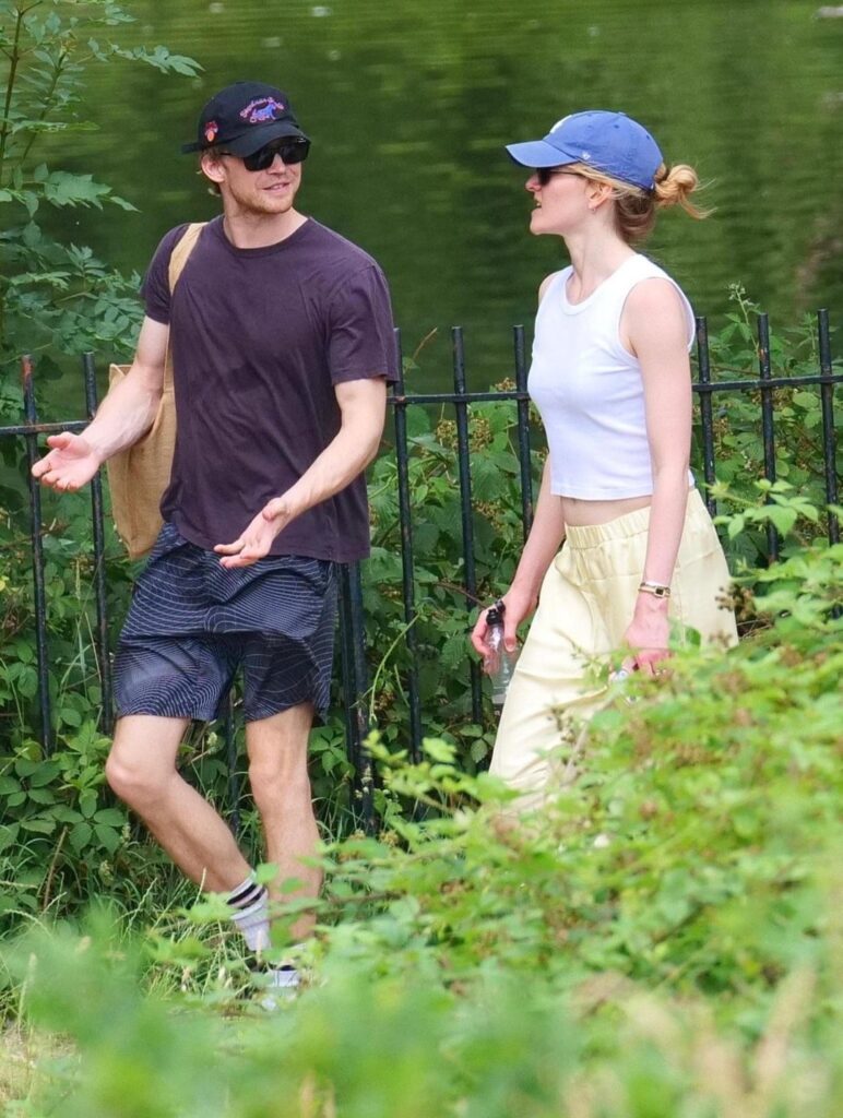 Sarah Pidgeon and Joe Alwyn in London