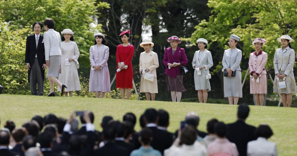Steps to sustain Japan imperial family leave aides concerned, public split Steps to sustain Japan imperial family leave aides concerned, public split