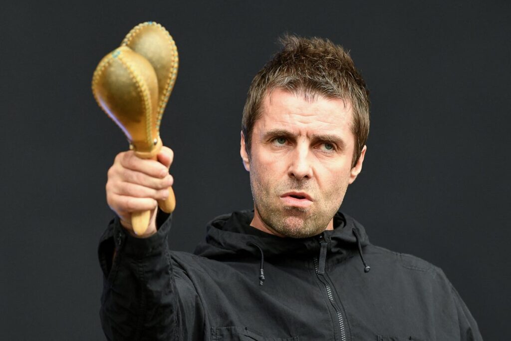 Liam Gallagher teases Kane for losing his voice singing ‘Wonderwall’ – The Independent Liam Gallagher teases Kane for losing his voice singing ‘Wonderwall’ - The Independent