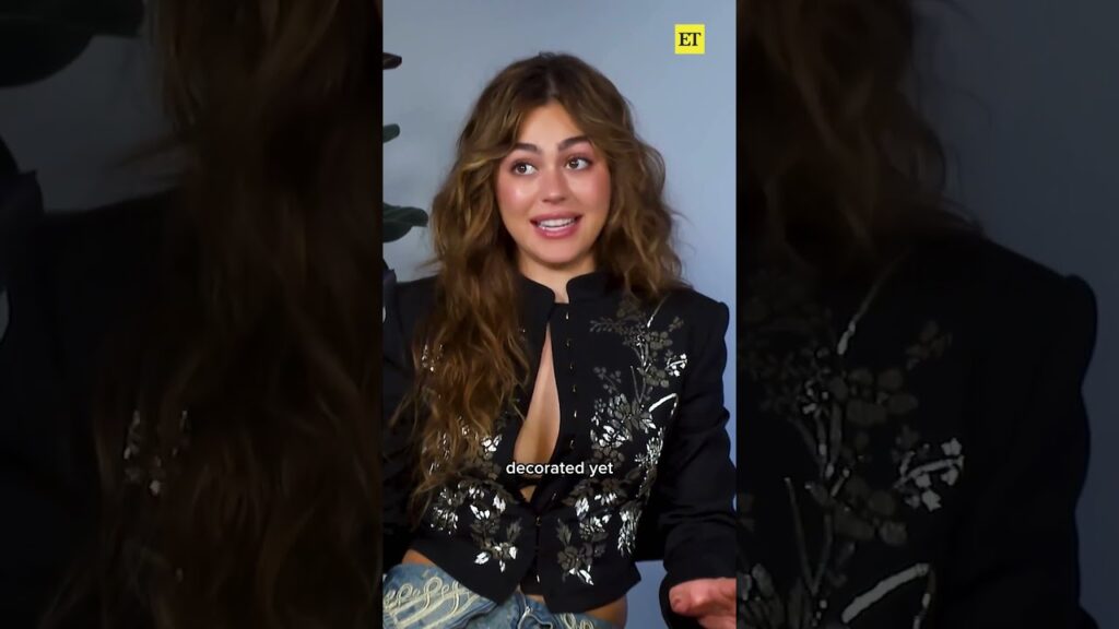 Mika Abdalla flew out to film a TikTok with J.Lo thanks to her #OntheFloor scene in ‘Off Campus.’ 🤩 Mika Abdalla flew out to film a TikTok with J.Lo thanks to her #OntheFloor scene in 'Off Campus.' 🤩