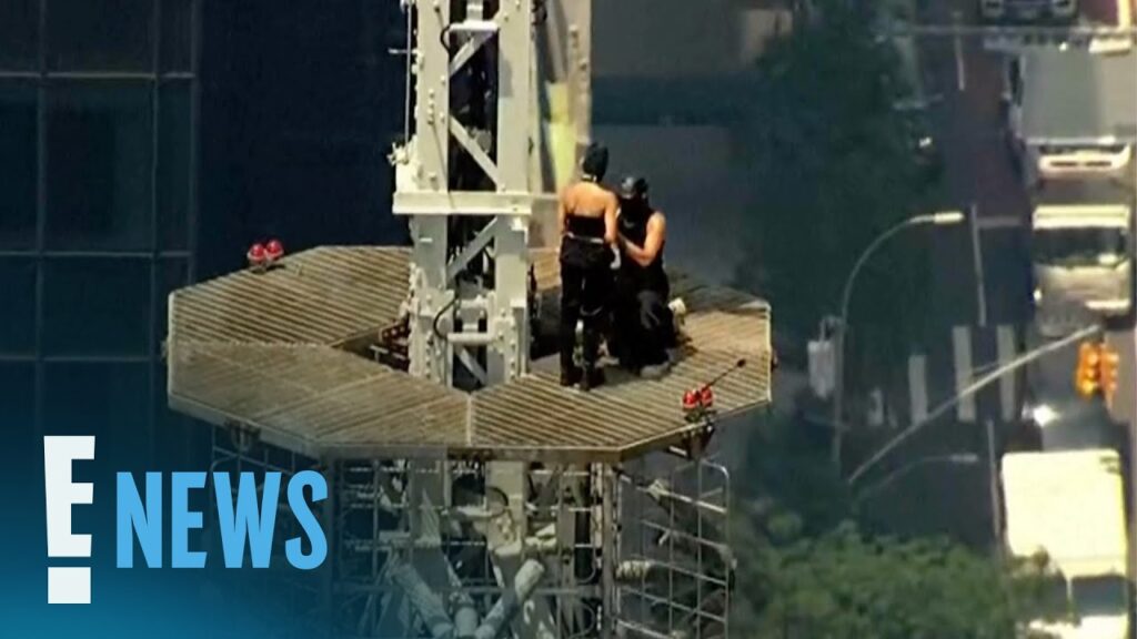 Couple Scales Empire State Building Before Shocking Mid-Air Proposal | E! News Couple Scales Empire State Building Before Shocking Mid-Air Proposal | E! News