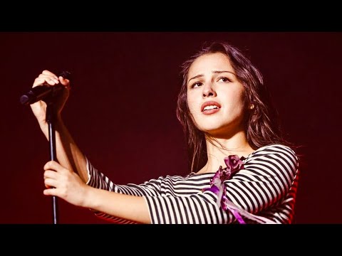 Olivia Rodrigo ft. Robert Smith What’s Wrong With me Live at Primavera Sound 2026 Olivia Rodrigo ft. Robert Smith What's Wrong With me Live at Primavera Sound 2026