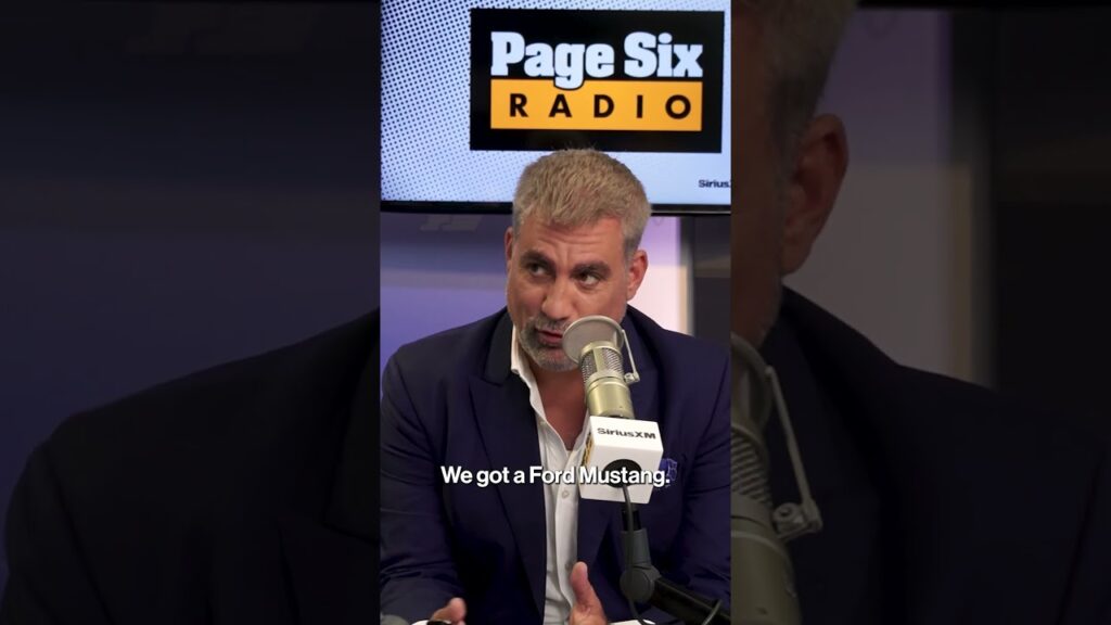 Did Taylor Hicks shoot his shot with Kelly Clarkson? | Page Six Radio #shorts