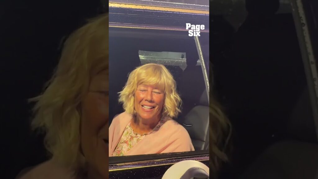 Taylor Swift’s aunt gives intimate details from inside MSG wedding: ‘They cried’ #shorts Taylor Swift’s aunt gives intimate details from inside MSG wedding: ‘They cried’ #shorts