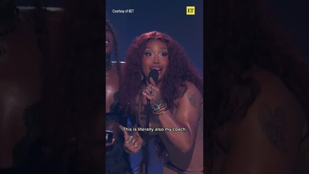 Doechii and SZA had to invite another guest to the mic while accepting their BET Award. 🎷
