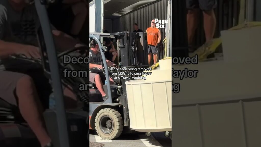 Decor continues to be unloaded from MSG following Taylor Swift and Travis Kelce’s wedding 🦺 #shorts Decor continues to be unloaded from MSG following Taylor Swift and Travis Kelce's wedding 🦺 #shorts