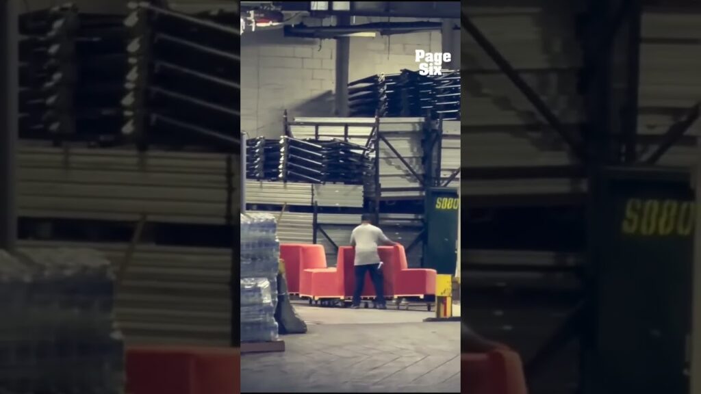 Pieces of decor being removed from MSG following Taylor Swift and Travis Kelce’s wedding #shorts Pieces of decor being removed from MSG following Taylor Swift and Travis Kelce's wedding #shorts