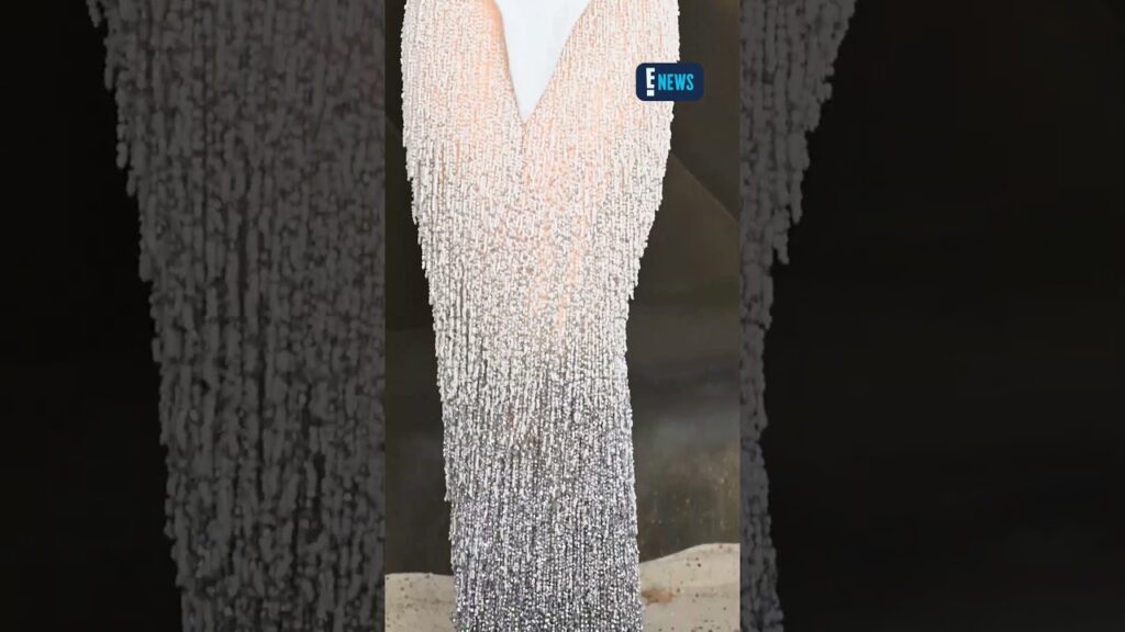 Zendaya is giving goddess at the world premiere of "The Odyssey" in London. 🤩