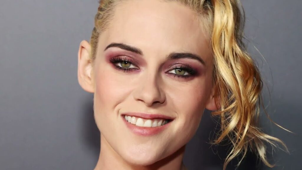 Kristen Stewart Micro Bikini Photos That Will Make You Drool!