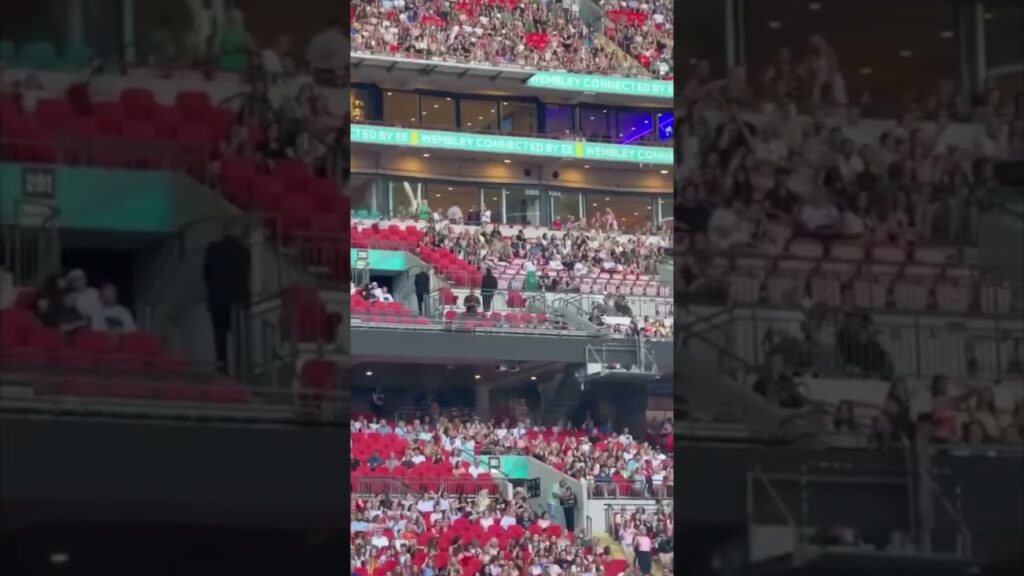Liam Payne’s parents spotted at Harry Styles’ wembley show #shorts Liam Payne's parents spotted at Harry Styles’ wembley show #shorts