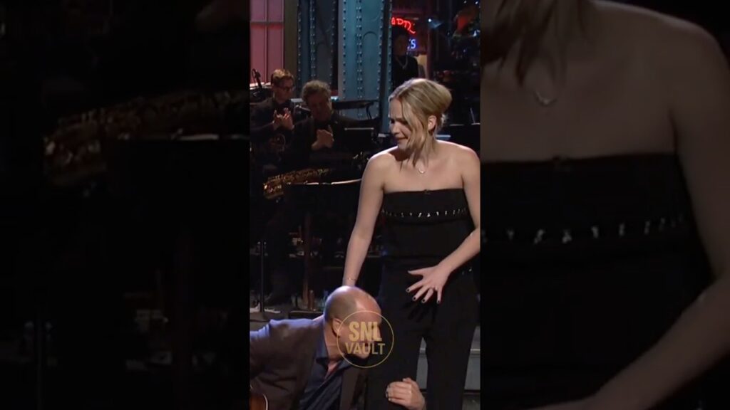 Woody Harrelson forgot who Jennifer Lawrence was on LIVE TV 😂| SNL Vault