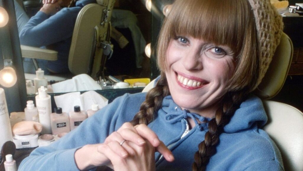 Louise Lasser dead: Woody Allen’s second wife and Mary Hartman, Mary Hartman star dies aged 87 Daily Mirror