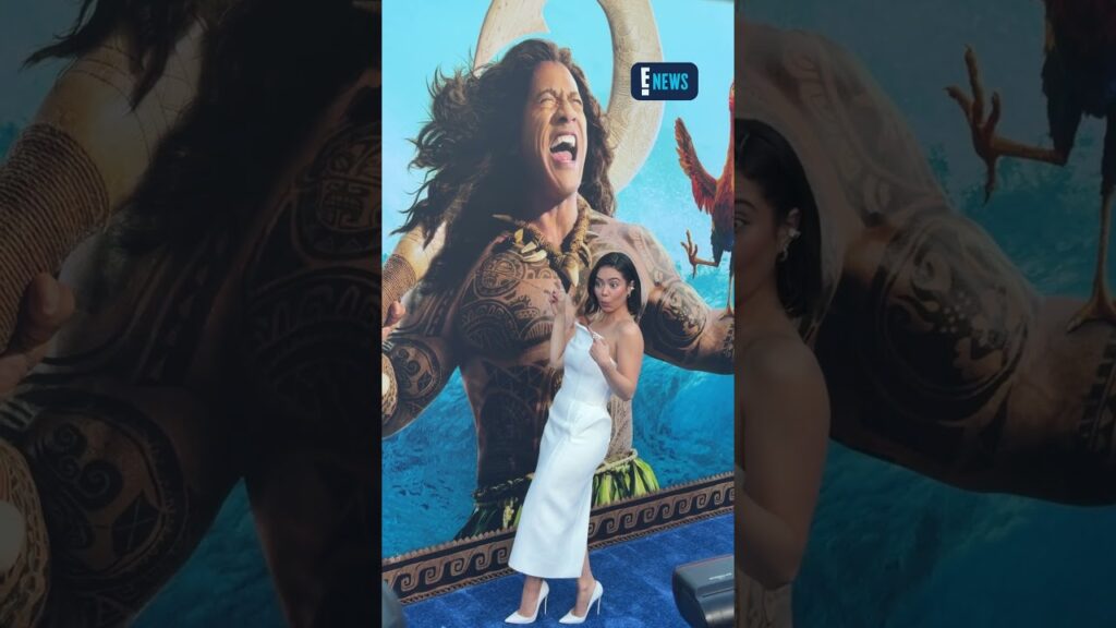 What can Auliʻi Cravalho say except "you're welcome" for this picture perfect moment? 😂