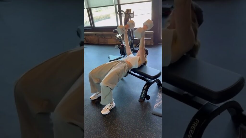 Jessica Biel Reveals Her Workout Routine πͺπ Justin Timberlake’s Hilarious Reaction! Jessica Biel Reveals Her Workout Routine πͺπ Justin Timberlake's Hilarious Reaction!