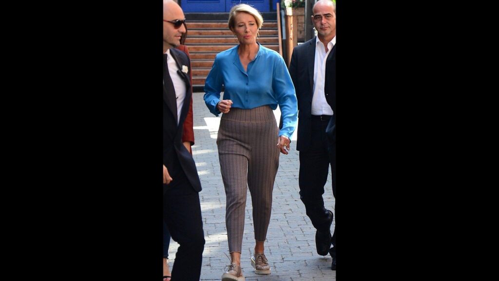 She is 67 years old and the way she dresses is a true expression of art Elegant Look Tips