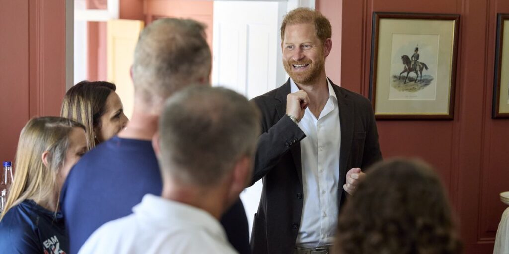 Prince Harry sneaks inside hospital using side door as he dodges media during UK engagement Prince Harry sneaks inside hospital using side door as he dodges media during UK engagement