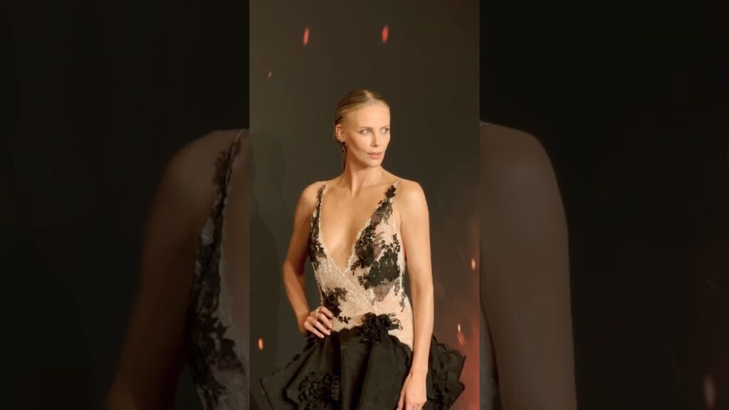 Charlize Theron at the "The Odyssey" premiere in Paris. #charlizetheron