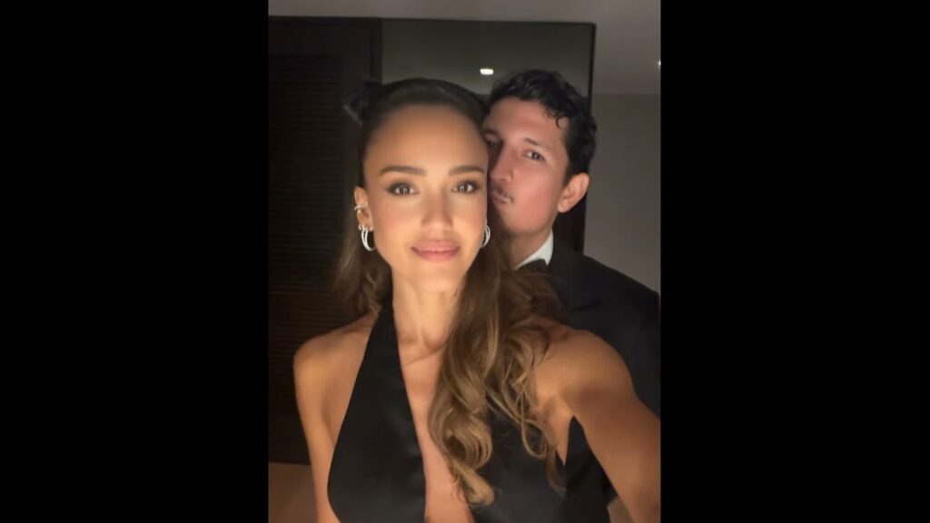PDA at the Party: Jessica Alba & Danny Ramirez Steal the Show! PDA at the Party: Jessica Alba & Danny Ramirez Steal the Show!