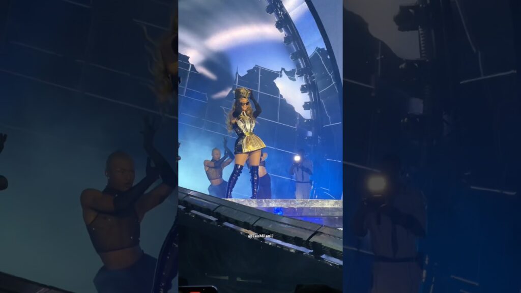 Beyonce - PURE/HONEY (Live in Renaissance World Tour) #beyonce #renaissanceworldtour #queenb