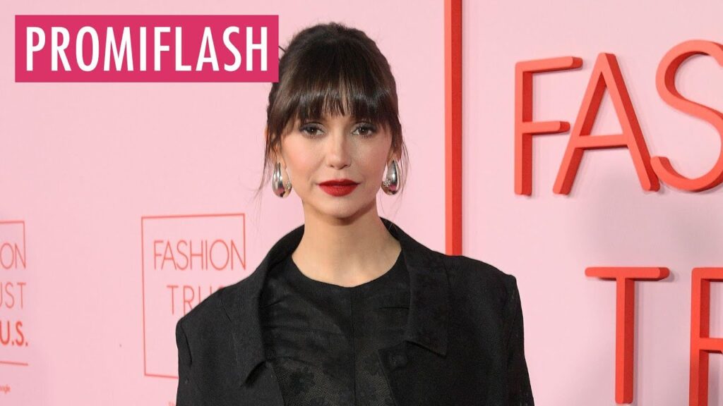 Nina Dobrev mit attraktivem Model in New York gesichtet
