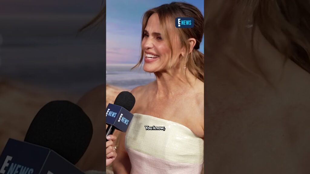 Jennifer Garner is planting the seed for our next garden obsession. 🥦❤️