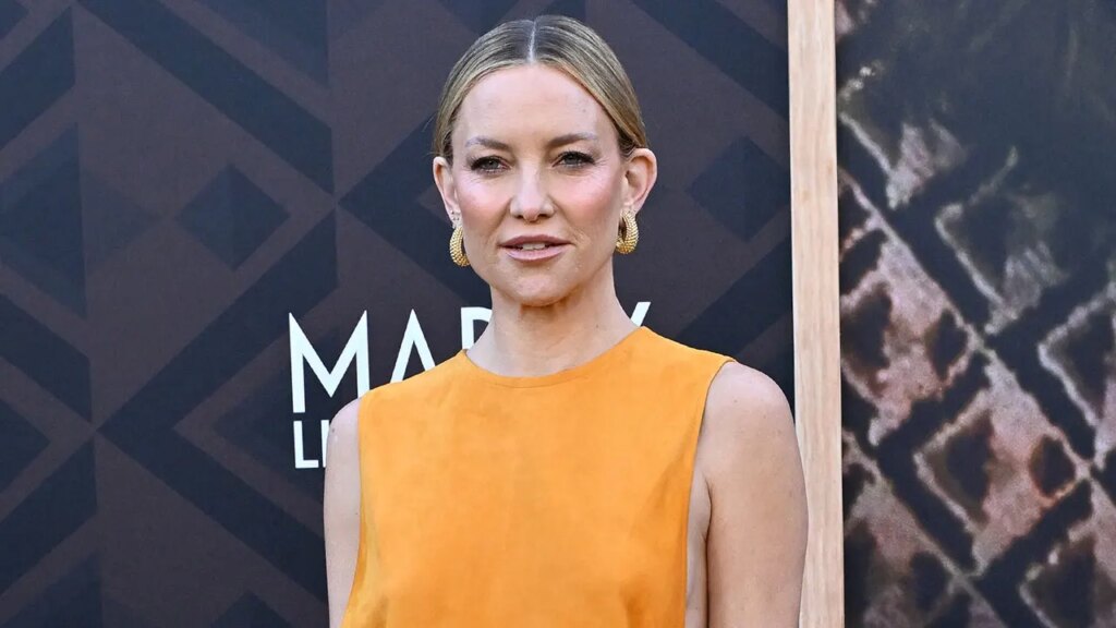 Kate Hudson shows off multiple bikinis on Greek family vacation video Kate Hudson shows off multiple bikinis on Greek family vacation video