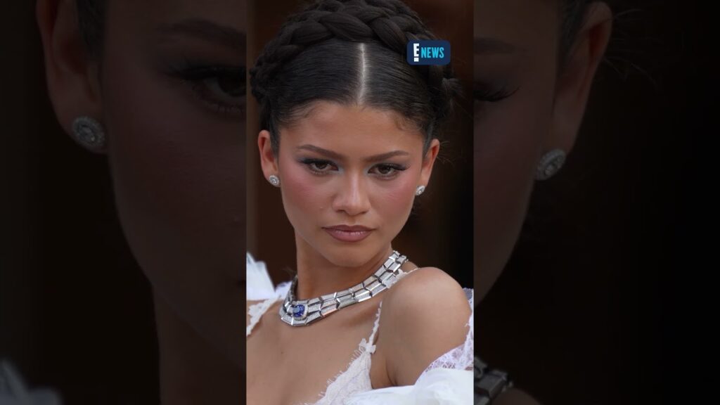Zendaya looks divine at the Paris premiere of "The Odyssey." 🪽