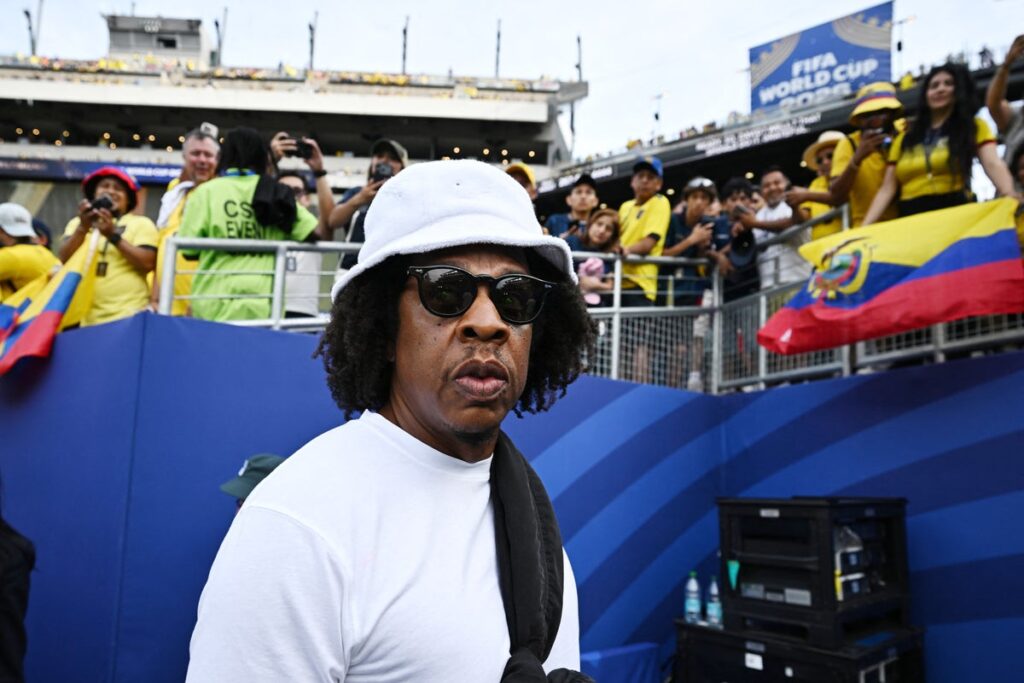 Jay-Z responds to backlash after three-hour delay at Yankee Stadium concert Jay-Z responds to backlash after three-hour delay at Yankee Stadium concert