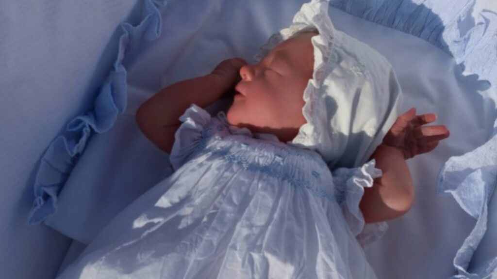 Flora Vesterberg baby: Royal family member welcomes first child with husband Timothy, reveals name Isabel Marina Vesterberg Horoscope icon