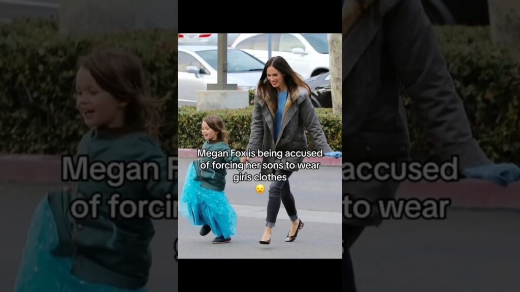 Megan fox is being accused of making her sons wear girly clothes 👀 Megan fox is being accused of making her sons wear girly clothes 👀