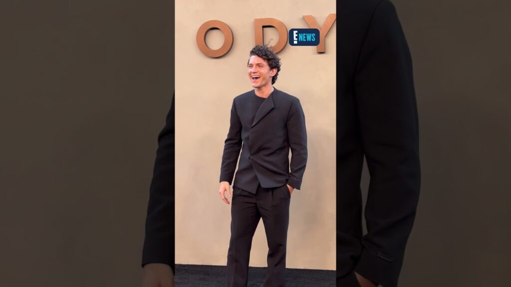 Tom Holland’s arrival to “The Odyssey” premiere is the stuff of legends. ✨ Tom Holland's arrival to "The Odyssey" premiere is the stuff of legends. ✨